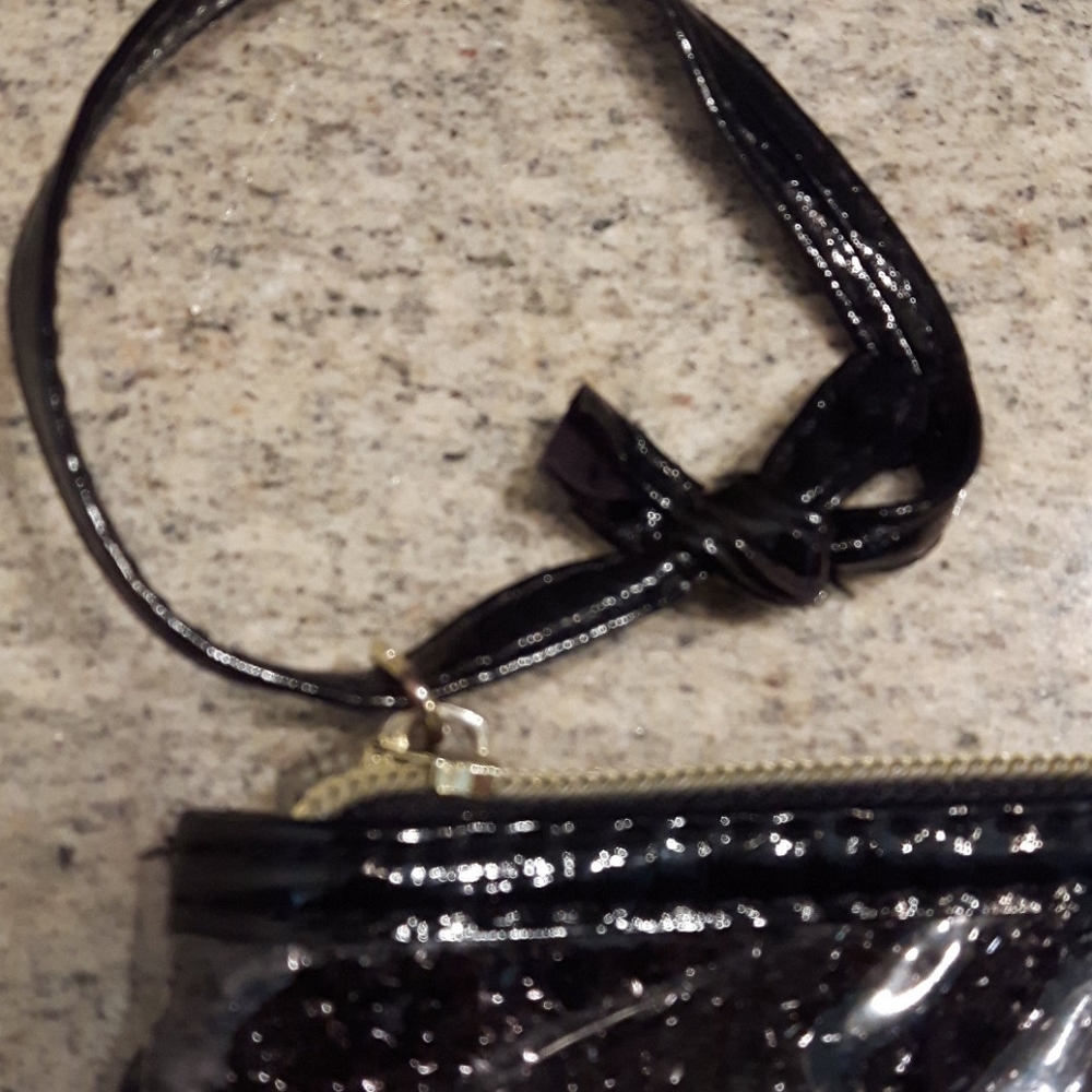 🛍️ Two metallic wristlets - Picture 3 of 4
